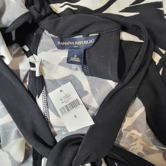 Banana Republic Women's Black & White Halter Top - Picture 5 of 7